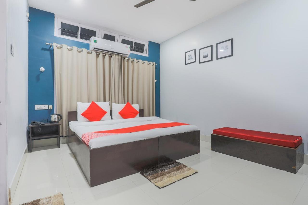 OYO 70445 Rianna Inn Guwahati Bagian luar foto